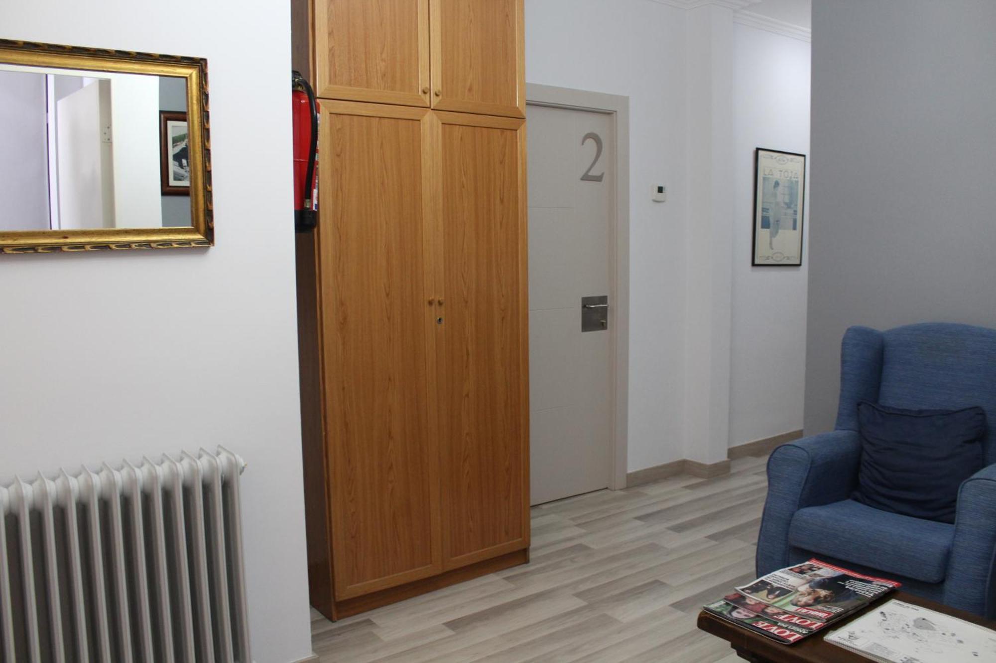 Hostal Montserrat Tona Esterno foto